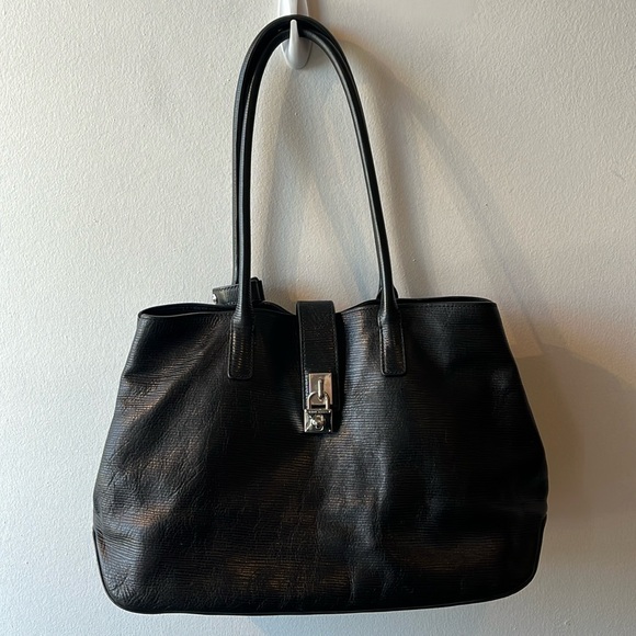 henri bendel Handbags - Black Henri Bendel purse